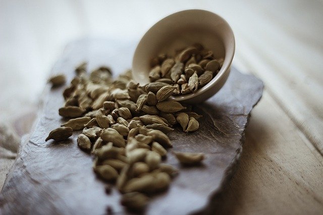 what is cardamom essential oil